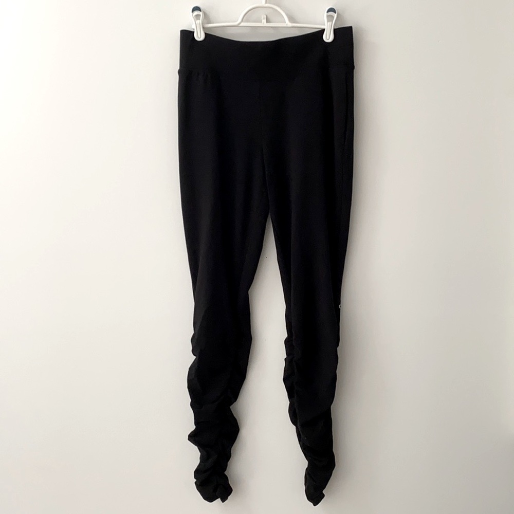 Alo Leggings